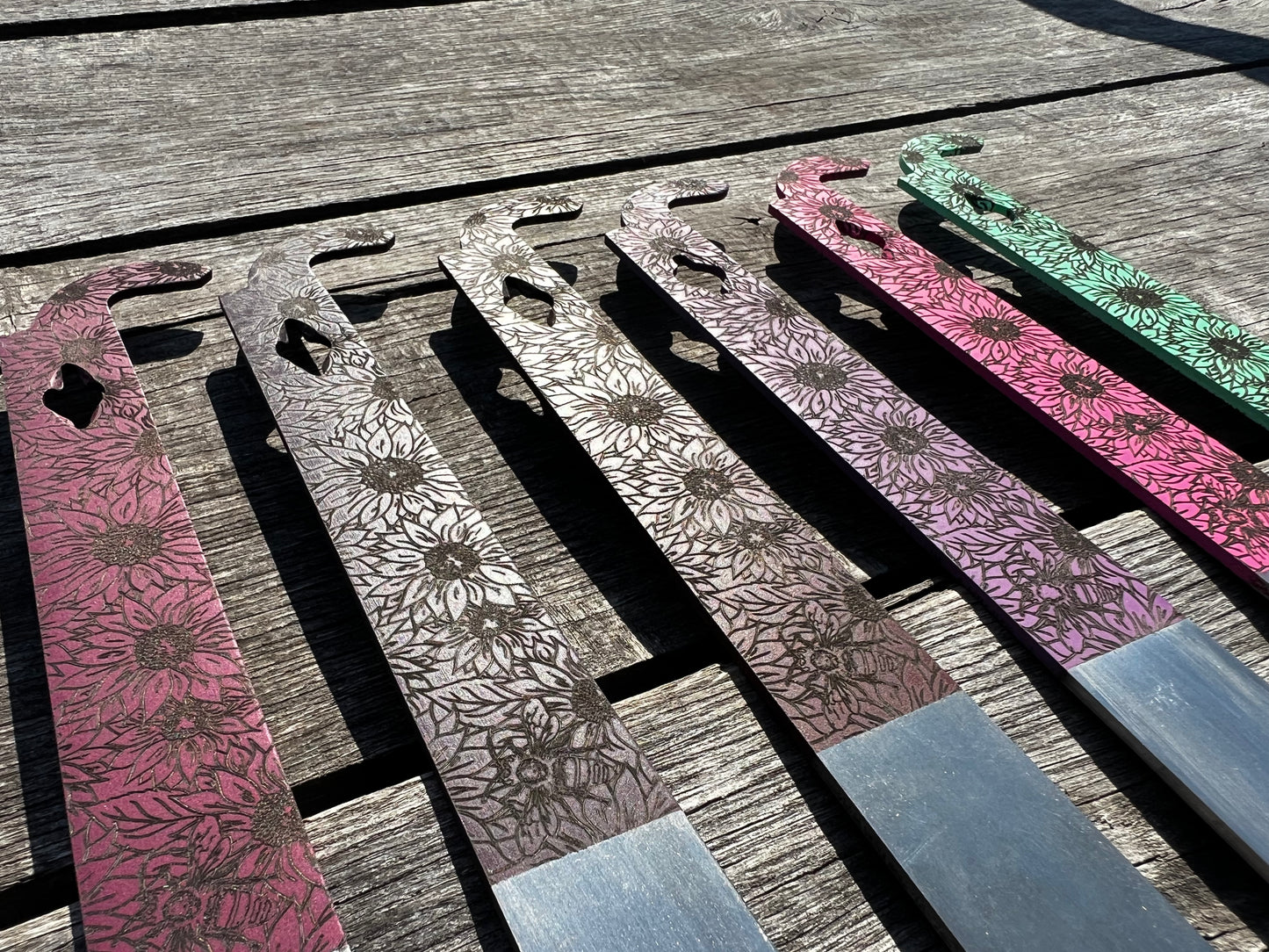 Sunflower Engraved J Hook Hive Tool