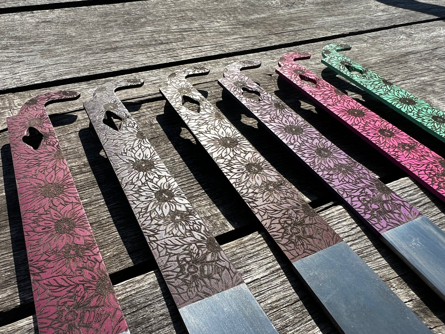 Sunflower Engraved J Hook Hive Tool
