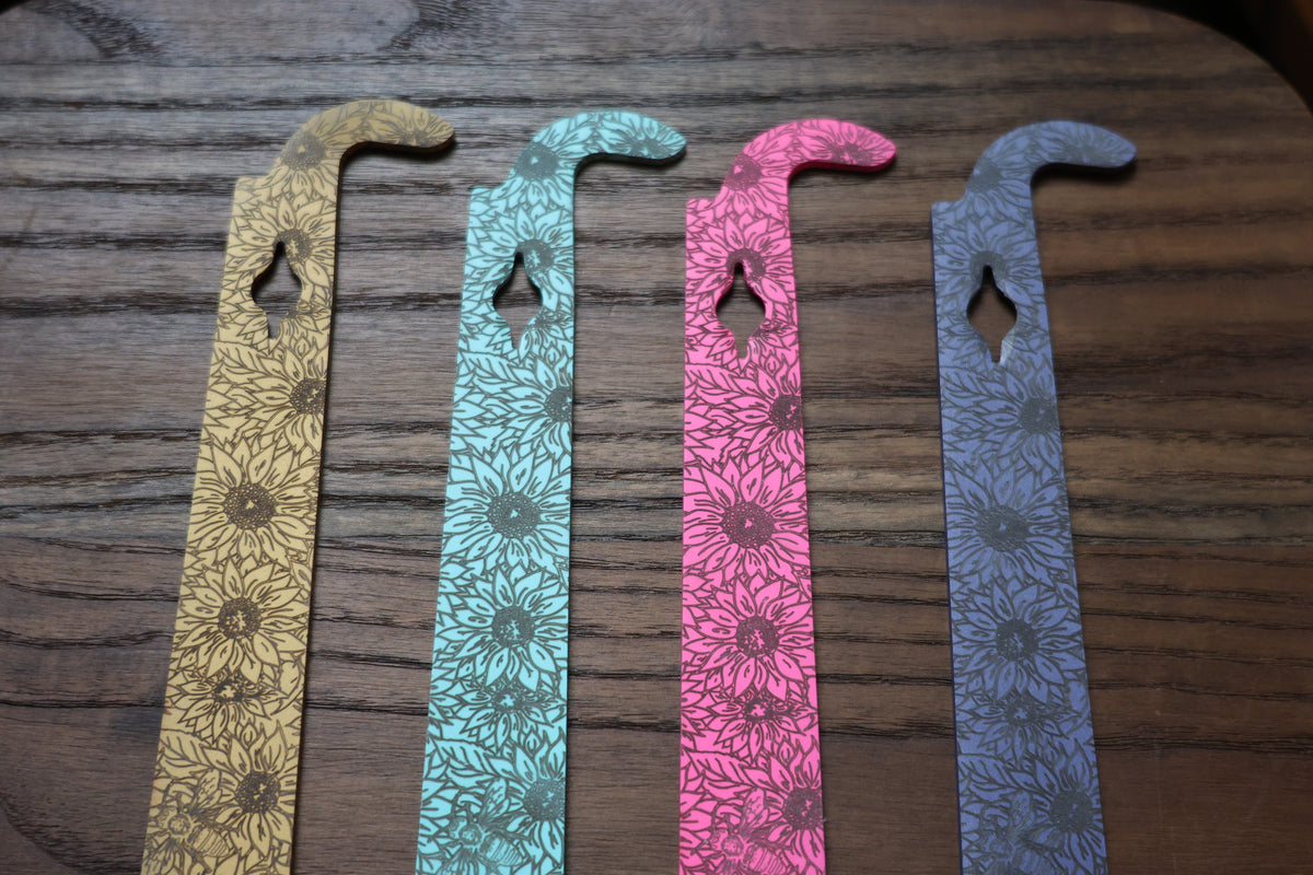 Sunflower Engraved J Hook Hive Tool