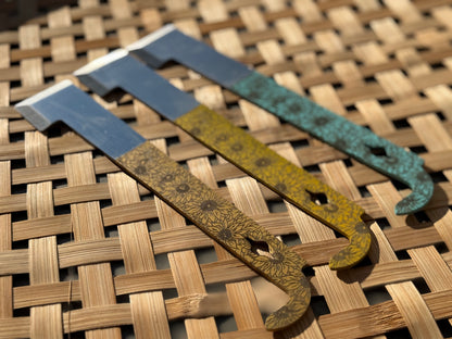 Sunflower Engraved J Hook Hive Tool