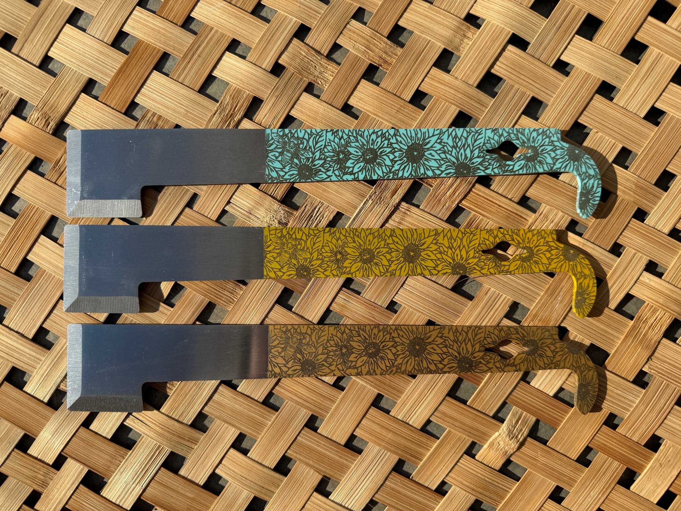 Sunflower Engraved J Hook Hive Tool